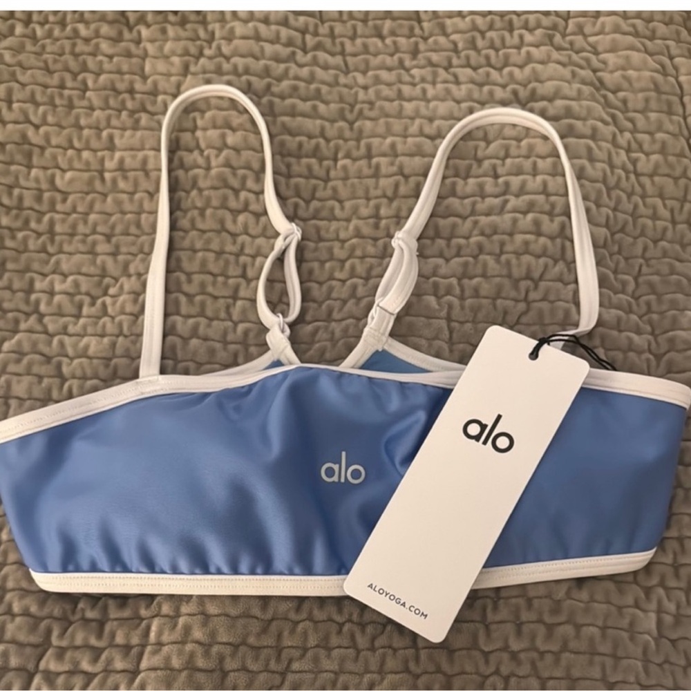 ALO Yoga airlift charger bra crystal clear blue/white